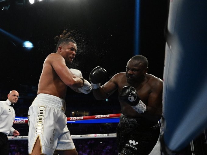 Derek Chisora Wins Fight of the year Candidate over joe joyce