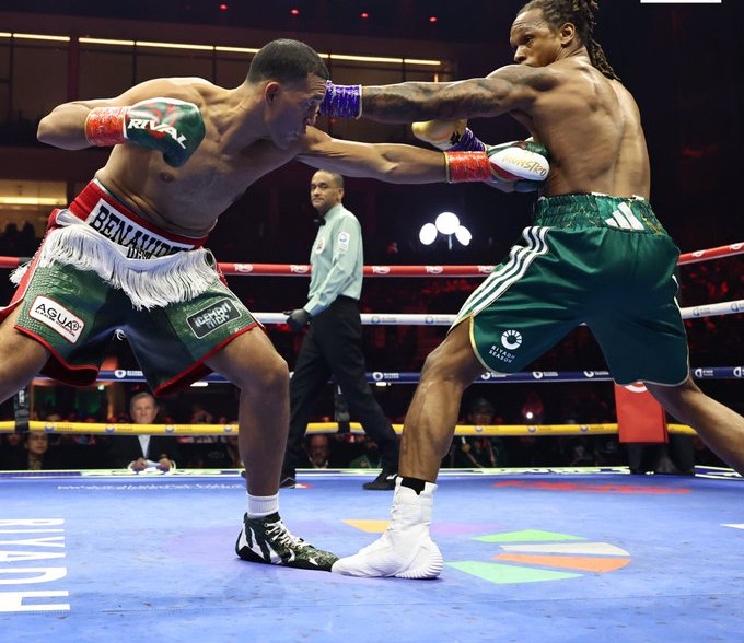 David Benavidez Stops Anthony Yarde In Seven